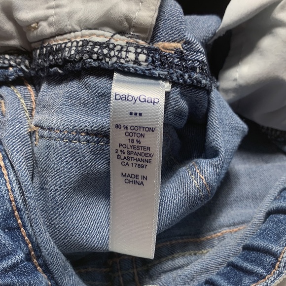 3T (6/$20) Stretch-Denim Jean Shorts by Gap - Picture 13 of 14